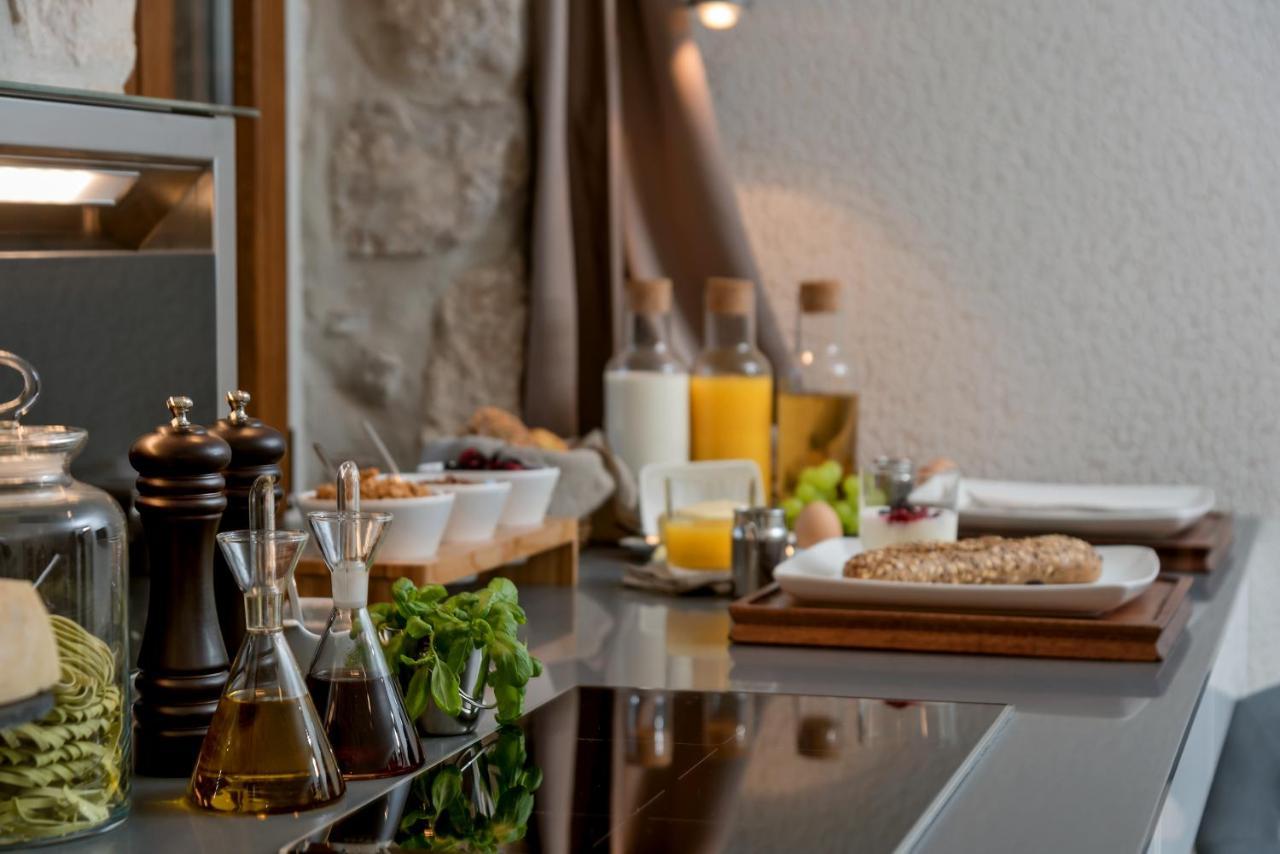 Luxury Studio Eminence In The Old Center Of On Pjaca Square Apartmán *