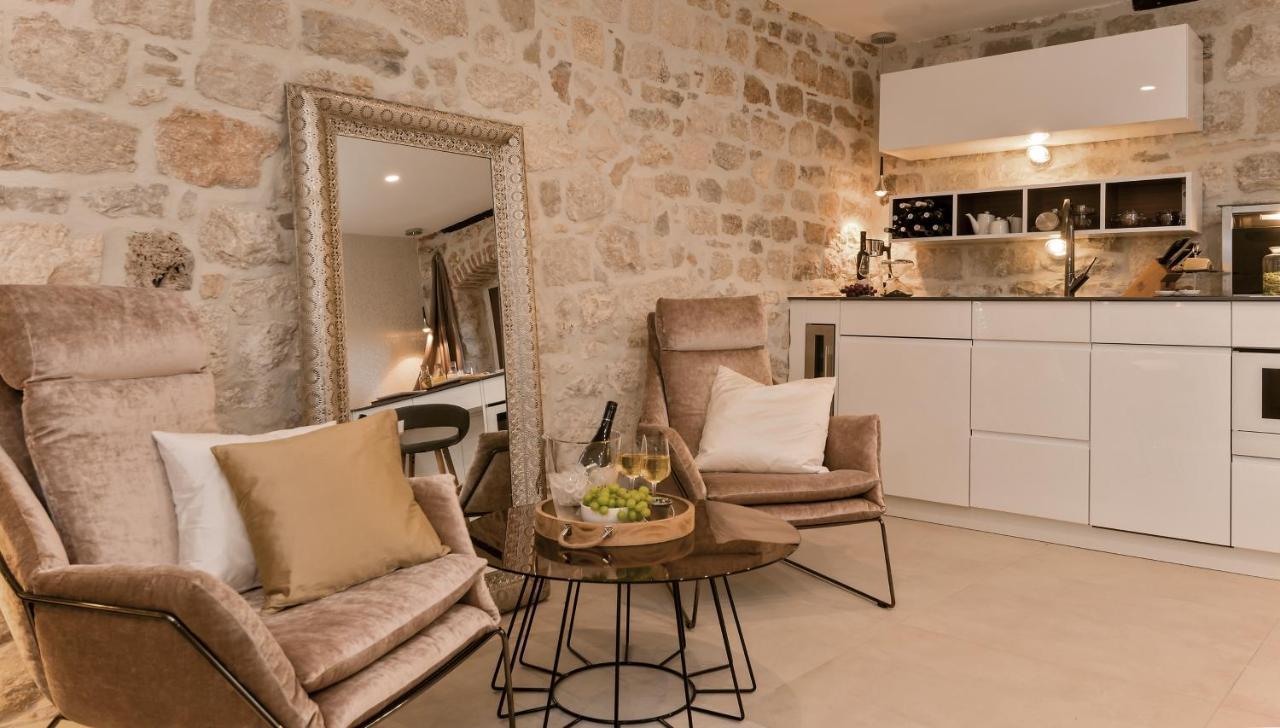 Apartmán Luxury Studio Eminence In The Old Center Of On Pjaca Square *